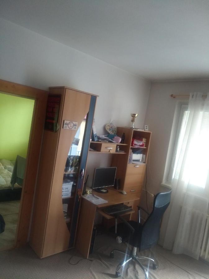 Byt 2+1 S Balkonem Vsetin Exterior photo